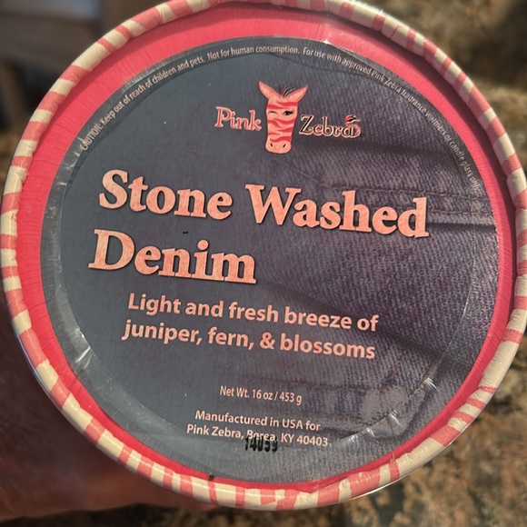 Pink Zebra Sprinkles 16 oz. - Picture 5 of 5